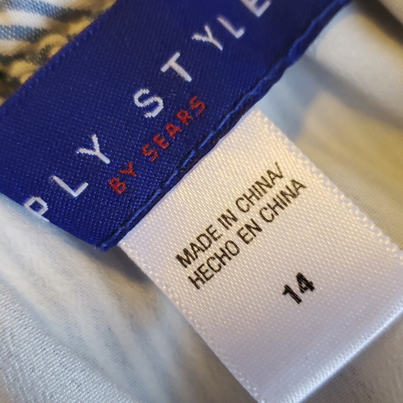 Dress  Pinstriped maxi with side slits - Picture 8 of 9